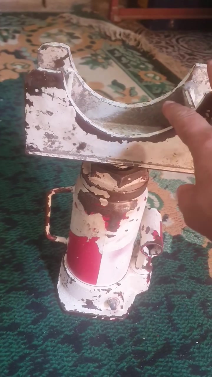 سلام عليكم عندي هذن الغراض للبيع ***********
