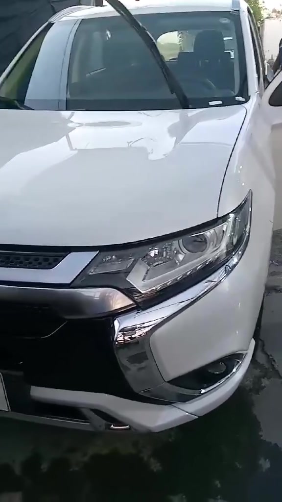 اوتلندر 2022 تجميع الصين محرك 2000 ماشيه 15000مكفوله من الضربه والصبغ مواصفات السيارة حلوه كامره خلفيه ونظام اقتصادي ايكو فتحه سقف مري شفط واشاير بالمري سايد بريك دكمه ومواصفات اخرى مكان السيارة بغداد قرب جزيرة بغداد السياحيه السعر 165للاستسار ***********
