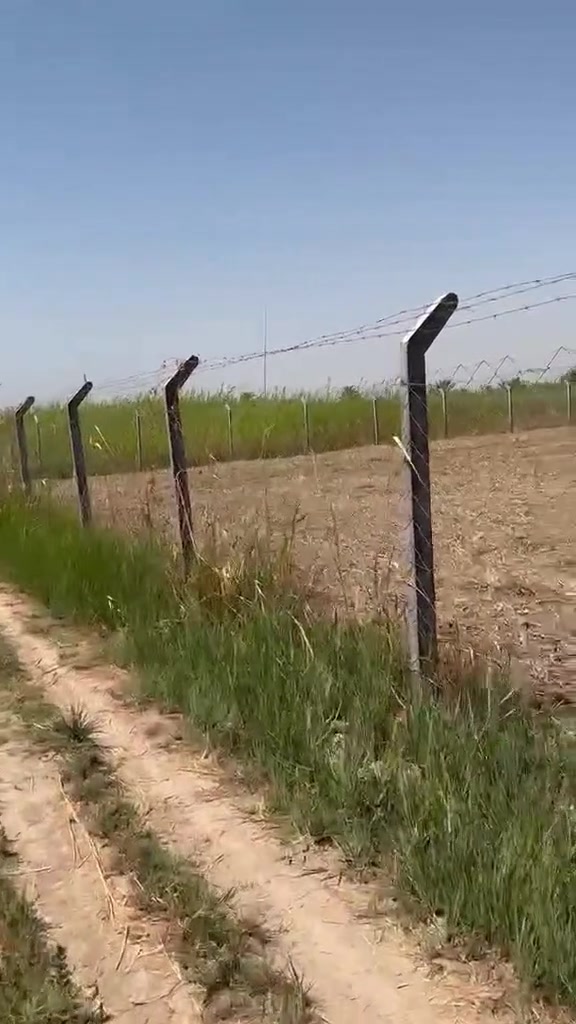 يالله دونمين سند 25
شجيريه يبعدن من جسر صويره 2كيلو
يبعد من سده 200 متر
خدامات يمه
سعر دونم 38 وبيه مجال قليل ***********
