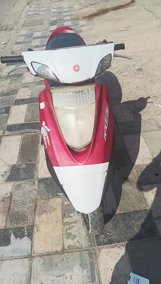 السلام عليكم دراجه بريز للبيع دراجه كفاله من كل شيء هي نقص ما ابيها ومن الماكينه من الكابريتر من كفرات مكانك حي اور اللي اريدها واتساب سعر 450 وبيها مجال قليل حق الجيه وانا خادم***********
