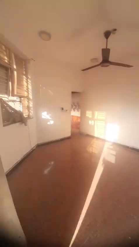 شقة • الدورة الميكانيك • عزل تام