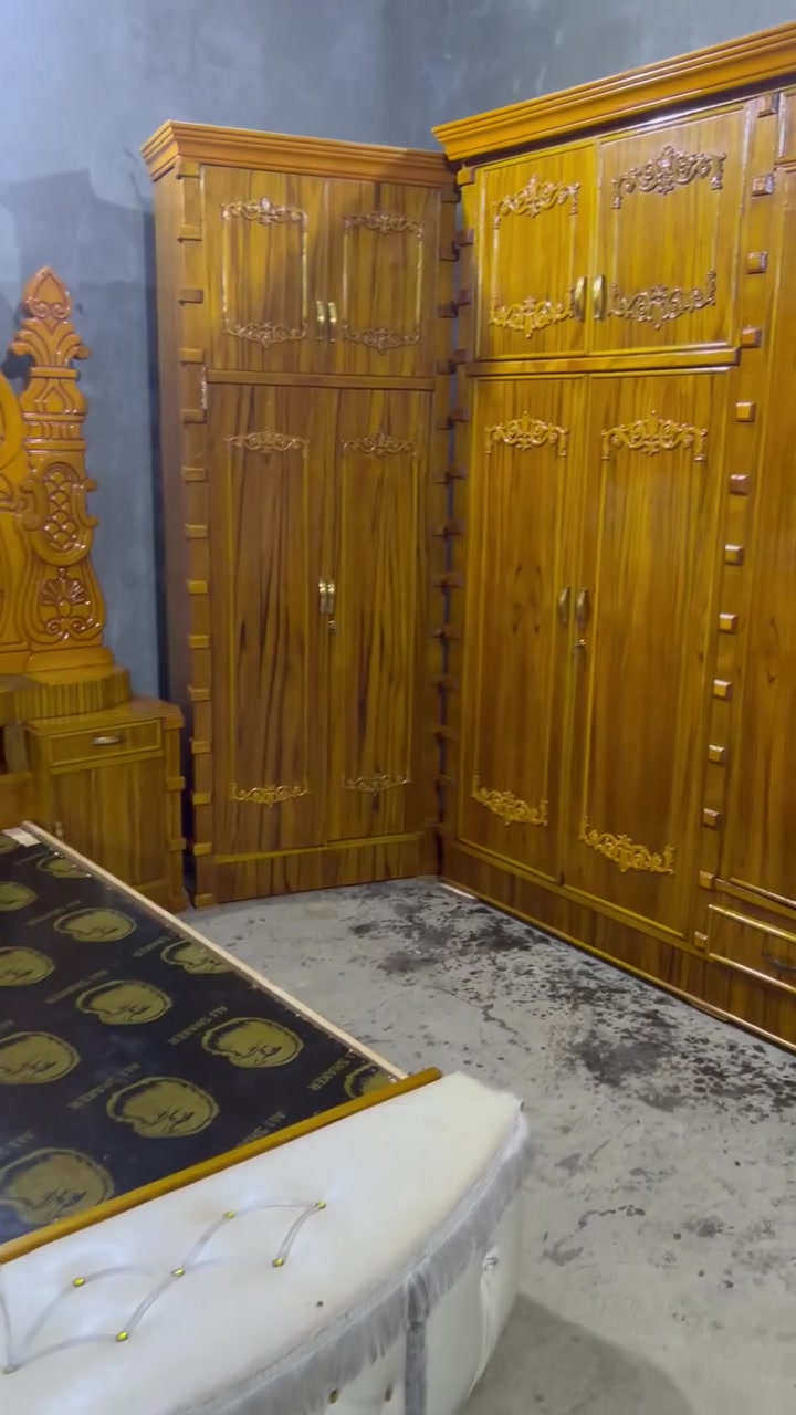 سلام عليكم غرفه نجاره صاج تزكام داخل حارج صاج مستخدمه نظيفه مديل حديث السعر ٨٥٠ العنوان الحله ***********
