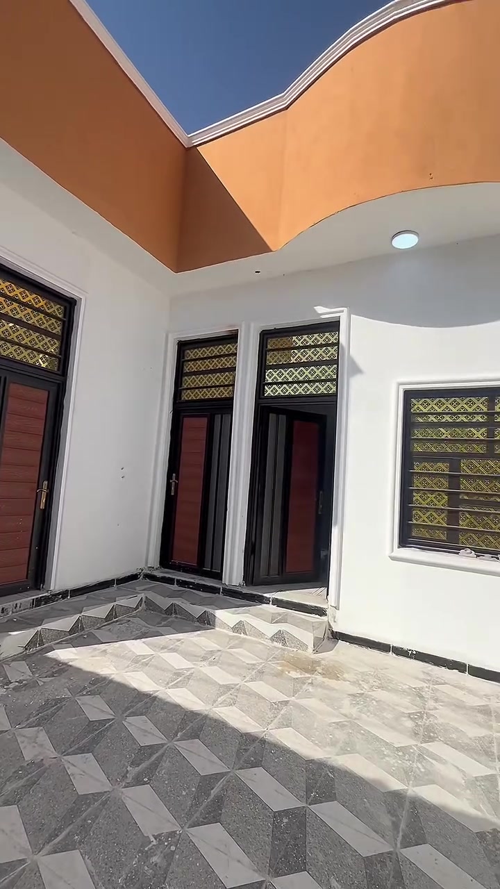🔥اعلاً عقارات دار الجزيره 🏡
•  بيت المساحة: 180 متر 
 •  الموقع: البصرة - الجزيرة - اليوبة - شارع الرحمة
 •  السعر: 90 مليون وبيها مجال
 •  السند: طابو صرف زراعي
 •  الحالة: باقي بيه تشطيبات بسيطة
.لاتصال : ***********
