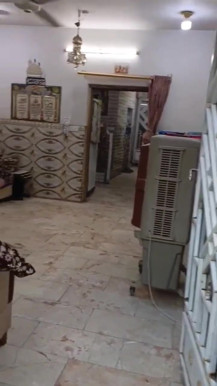 السلام عليكم دار للبيع المساحه 80 متر يحتوي على ٣غرف وwc3 وهول وحولي بناء جديد قاطين كلة سيراميك ماعدة الغرف الفوك العنوان الدولعي قرب جامع الأمام علي (ع) الفرع المقابل متوسطة الأمام علي للاستفسار الاتصال على الرقم ***********
