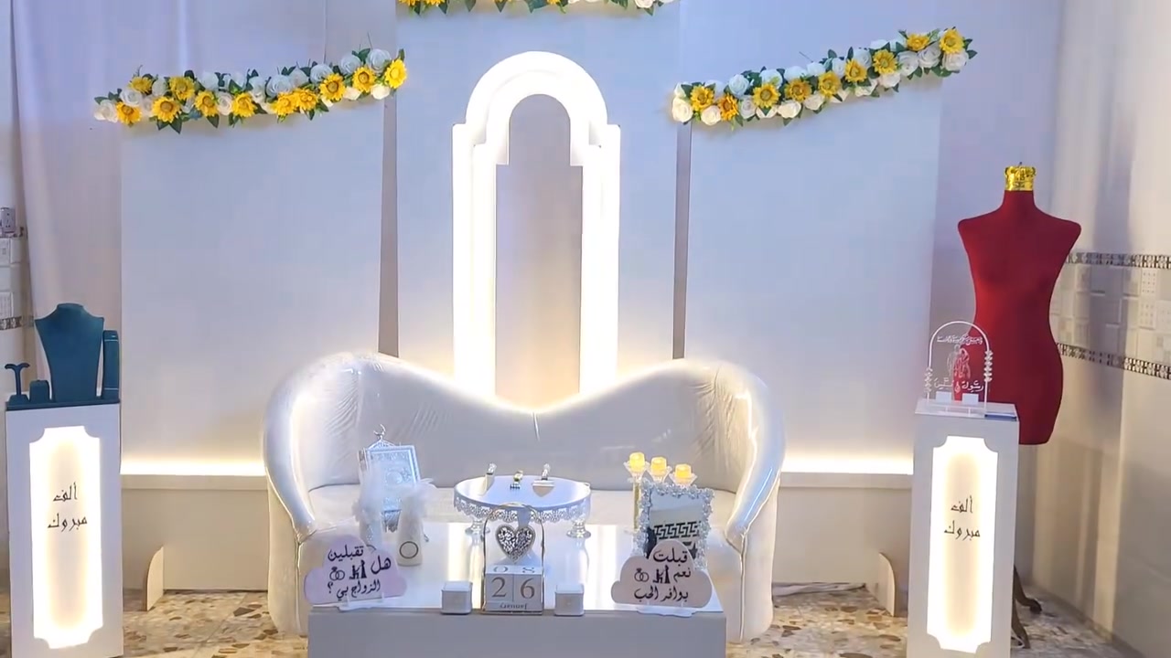 كوشه للبيع الخلفيات ٣ قطع والميز الأمامي سعرها ٣٠٠ الف جديده زلغ ما بيها الاتصال 
***********
