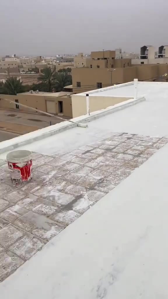 تعبت من تسريب المياه ورطوبة السطح كل شتاء؟
​
ودّع التسريبات والمشاكل الهيكلية مع مادة الروف كوت (Roof Coat) المتطورة! 💧✨
​طليت سطحت بمادة الروف كوت يعني ضمنت:
​عزل مائي 100%: يمنع تسرب مياه الأمطار والرطوبة نهائياً.
​مقاومة للحرارة والأشعة فوق البنفسجية: تعكس أشعة الشمس وتساعد بتقليل حرارة البيت بالصيف.
​مرونة عالية: تتمدد وتتقلص مع تغير درجات الحرارة بدون ما تتشقق.
​سهولة التطبيق: تتوزع بسلاسة وتغطي كل المسامات والشقوق.
​💡 احمي بيت واستثمر براحة بالك!
​📞 للطلب والاستفسار: [*********** ]
