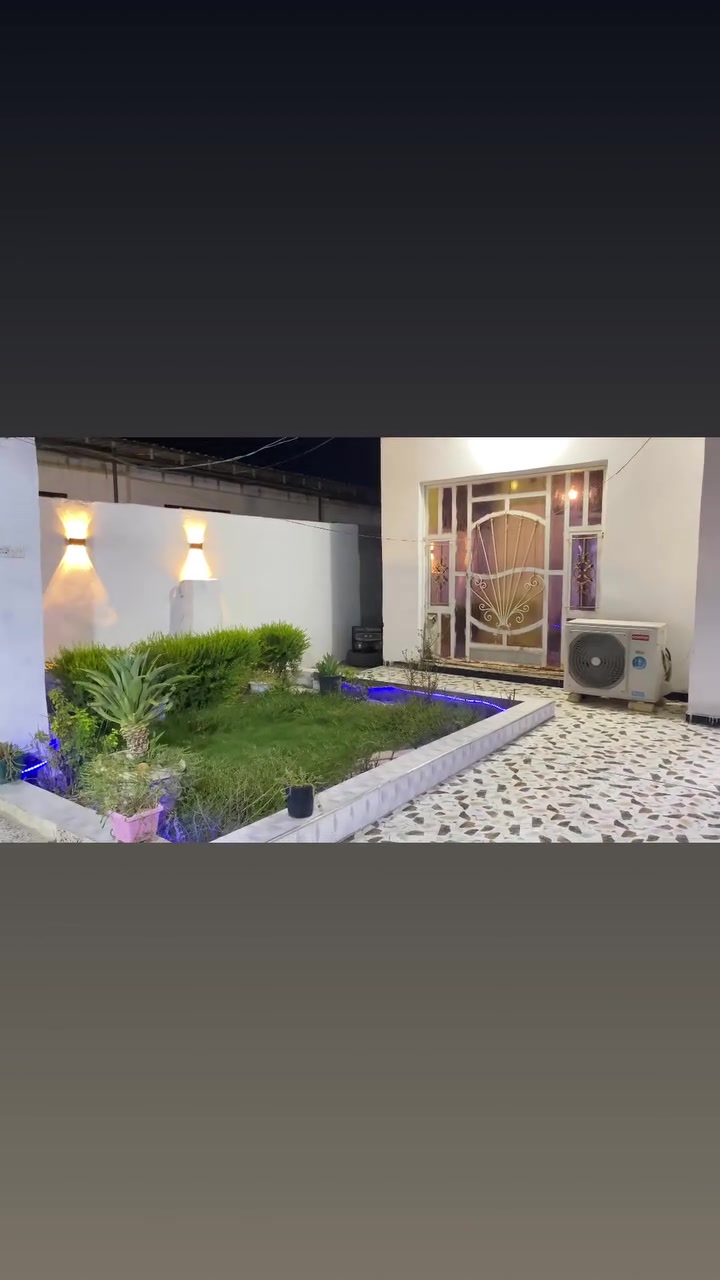 دار للبيع المساحة الكلية للقطعة  ٦٠٠متر
البيت مساحة ٣٠٠ مع الحديقة 
المضيف او قاعه مناسبات  ٣٠٠ متر مساحة ١٩ *٦ 
غرفتين نوم ٥* ٤
صاله ١٢* ٤
المطبخ ٥* ٤
الاستقبال ٧ * ٤ 
حديقة 
كراج سيارة مجهزة بقمرية واناره
٤ مجمعات صحية 
العنوان الخماس شارع السجاد مجاور بيت علي دنبوس 
علما ان الدار مسجل بالبلدية ويعتبر مصفر ماء وكهرباء 
والتفاصيل اكثر اتصل على الأرقام التالية 
 ‭***********‬
