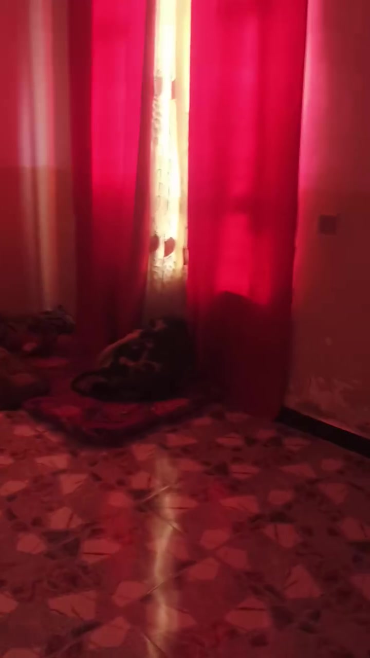 سلام عليكم بيت للبيع مساحه٦٠٠ متر خط ثاني يبعد على شارع العام ١٠٠خدمات سحب كهرباء مي تبليط بي ستقبال عدد ٢داخلي وخارجي وقرف نوم عدد٥ بي محلات ثنين  البيت متكامل من جميع الخدمات+مشتملات٢ الاستفسار على ‏‪***********‬‏
