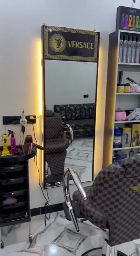 غراض حلاقه كامله استعمال شهرين تجي اشوف بعينك احله من الفديو اخو الجديد امريات ثنين كرسي واحد ميز ابو العربه ثنين ميز كامل واحد مكين تدريج ثنين مكينه صفر وحده مكينه فر واحده شسوار واحد جهاز بخار واحد شدريد عدي موجوات العنوان بابل قرب المحكمه الجديده الرقم ***********
