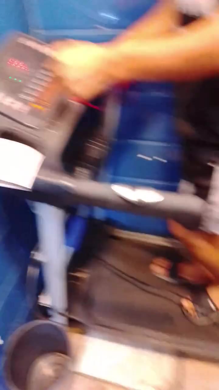سلام عليكم جهاز لبيع نضيف كلش خذته ب350 ورايده ب250 قفل مكاني بغداد البياع شارع 13
***********
