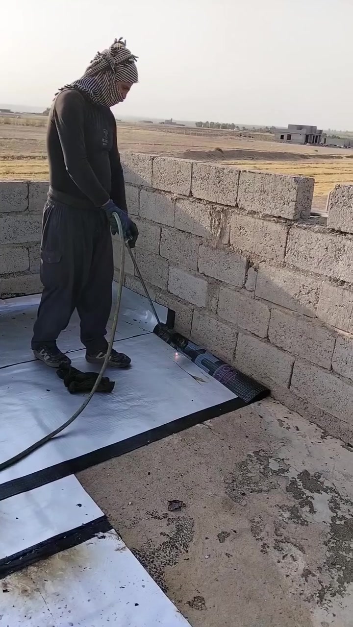 سلام عليكم الي يريد يسوي السطح زكام موجود شغل فول ايوحد يريد يدك عل رقم***********يتصل موجودين دخل خانقين وخارج خانقين سعد القيسي
