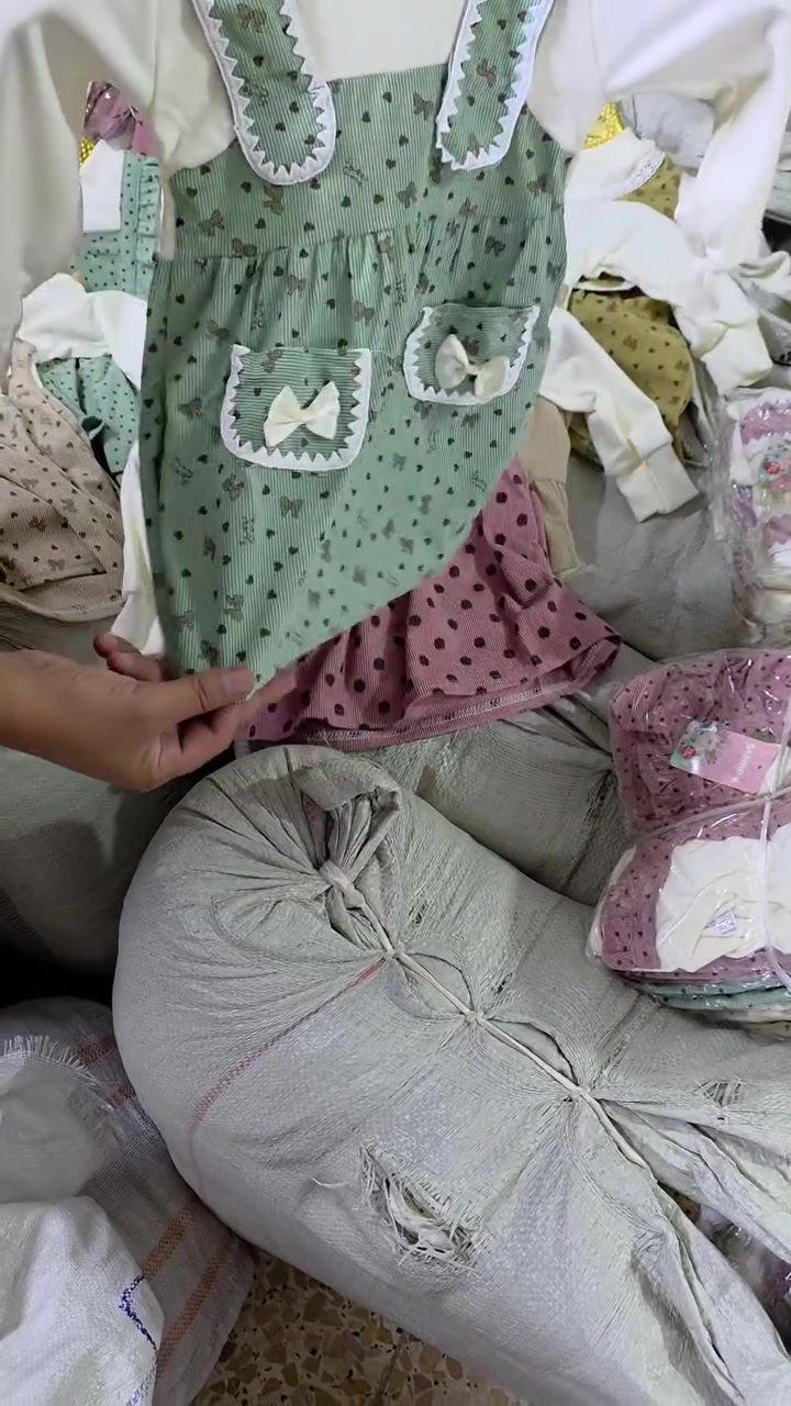سلام عليكم 
كل المتابعين
 جوهرة بغداد
فستان 👗 
قياس ١ل٤
سعر درزن ٣٦ الف
اقل طلب 5درزن
توصيل جميع المحافظات 5 
حجز واتساب 
***********
***********
