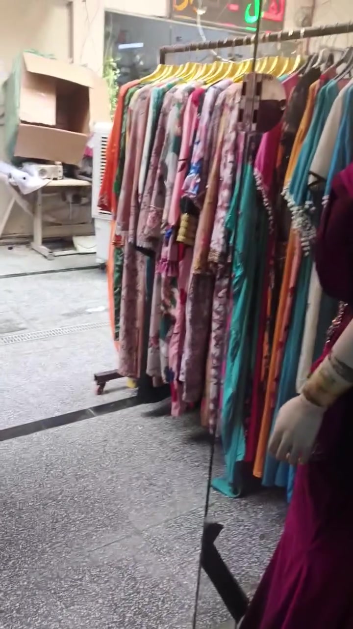 مكانه العامريه شارع العسل مقابل سوبر جكن داخل قيصريه اقمشه عبد الله  واتساب ***********
