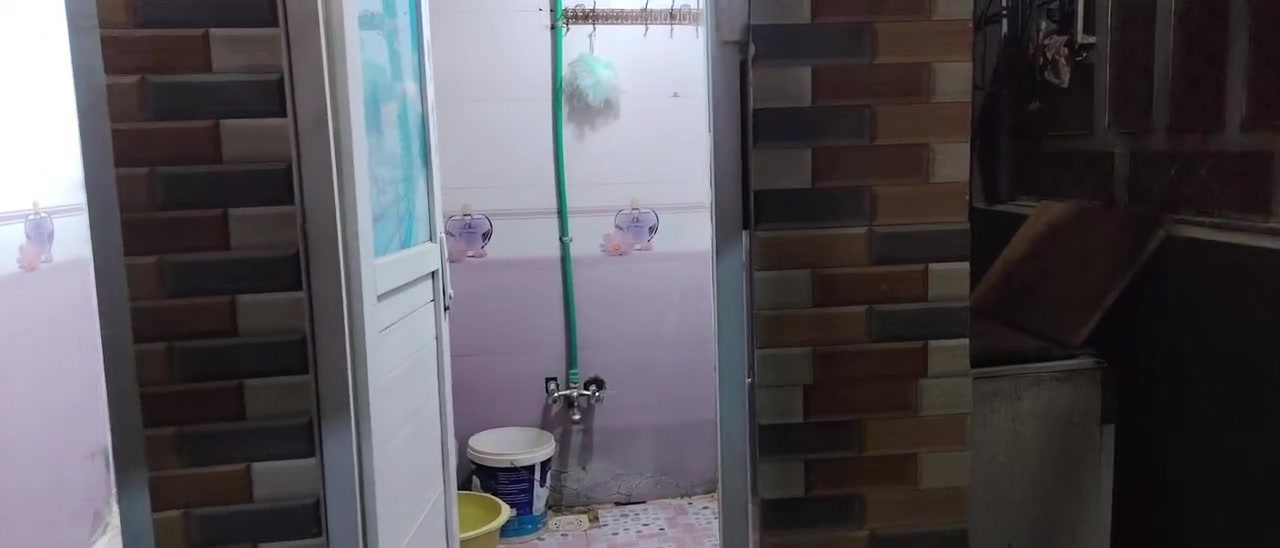 بيت للبيع مساحه 110طابو زراعي سند 25  غرفه واستقبال وهول ومطبخ وصحيات مرتب ونظيف  كهرباء ماء مولد ذهبي ب الصناعي قرب البدي الاحمر سعر (30)وبي مجال  ***********

