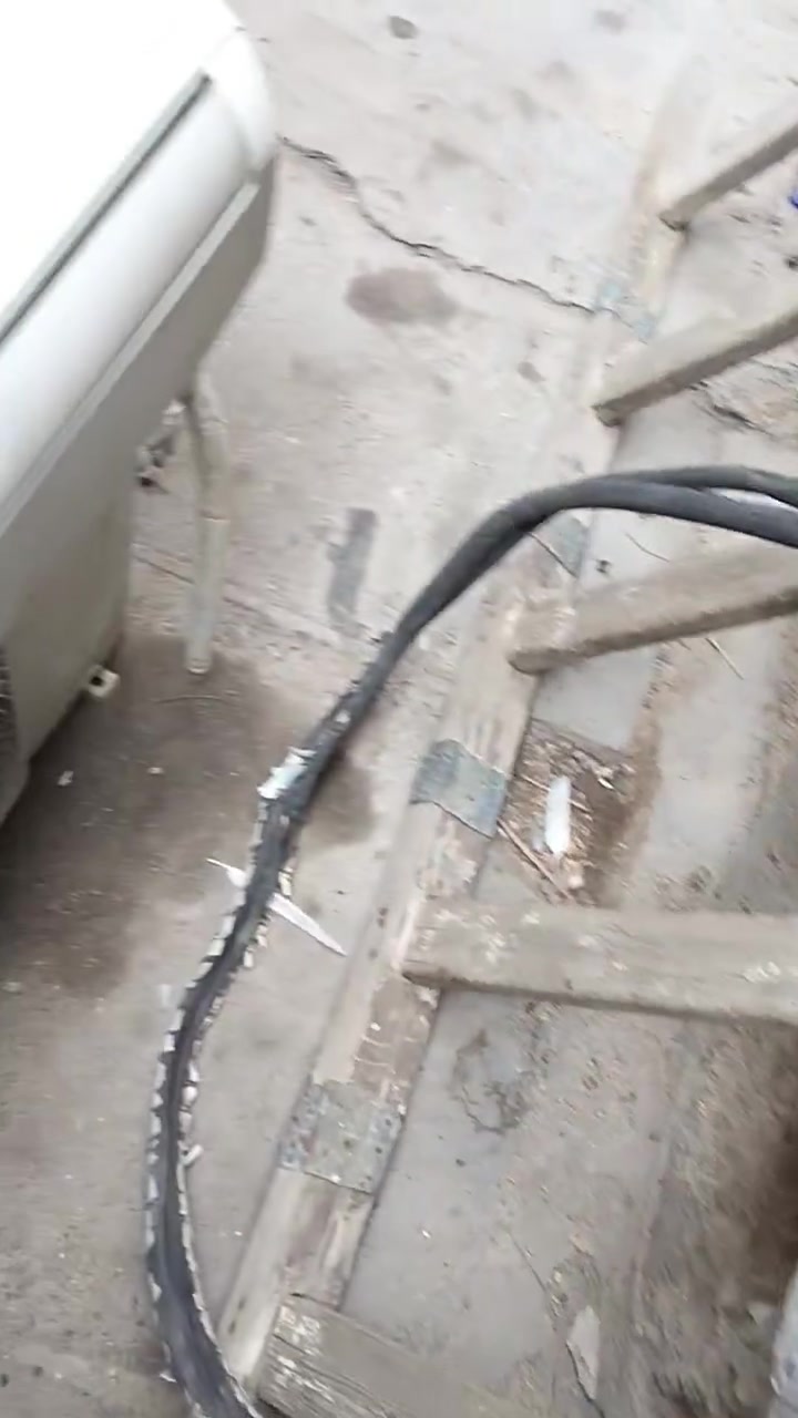 سبلت اوكس طن واحد معروف اوكس صناعة ممتازه....نظيف كامل مكمل...ماداخل تصليح ابلادي...سعره قفل بدون عمله 150.  مدينة الصدر الكياره ***********
