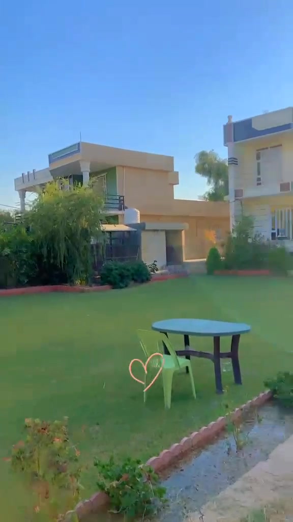 بيت مع نصف دونم للبيع في التاجي
قطعه ارض مساحتها نصف دونم (1250)متر مشيد عليها دار نوع العقار ملك طابو الكاظميه بناء حديث 2021 طابقين يحتوي الطابق الارضي على صاله 7x4 غرف نوم عدد 2مساحة 5x4 وهول داخلي 9x4 و مطبخ 6x4 وصحيات  الطابق الثاني  غرف عدد 2 مساحة كل غرفه 7x4 وهول 9x4 ومخزن  خدمات ماء أساله وكهرباء وطنيه ومولد تبليط لحد باب البيت يعني خدمات فول وتكدر ترتب الارض شوية مثلا اضافة مسبح وشغلات وتسويها فيلا سياحية السعر 450 وبي مجال بسيط العنوان التاجي عبور ذراع دجله منطقه 27 الحماميات تبعد عن الشارع العام 1000 م للأستفسار 
فقط رقم الهاتف  
*********** فقط اتصال او مراسلة واتساب