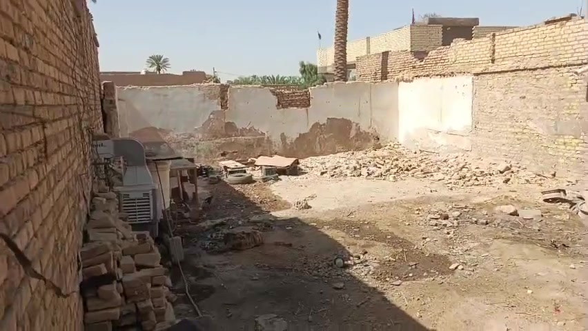 السلام عليكم
بيت مساحه البناء ١٥٠ قريب ع الشارع العام

يحتوي 

استقبال

صاله

غرفه نوم

صحيات

قطعه مجاوره مساحه ٢٠٠

واجهيه حديقه مساحه واسعه

المساحه الكليه ٦٥٣متر

السعر ١٠٥ وبي مجال

للتواصل والاستفسار👇🏻

واتساب ***********

واتساب واتصال ***********
