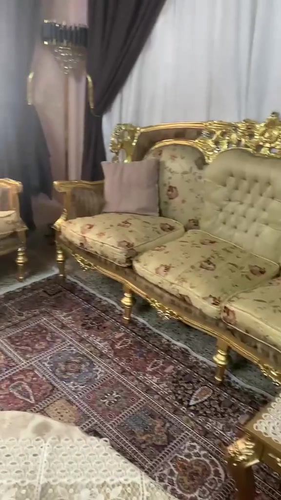 تخم مصري للبيع عشر مقاعد نظيف جدا استفسار واتساب
***********
