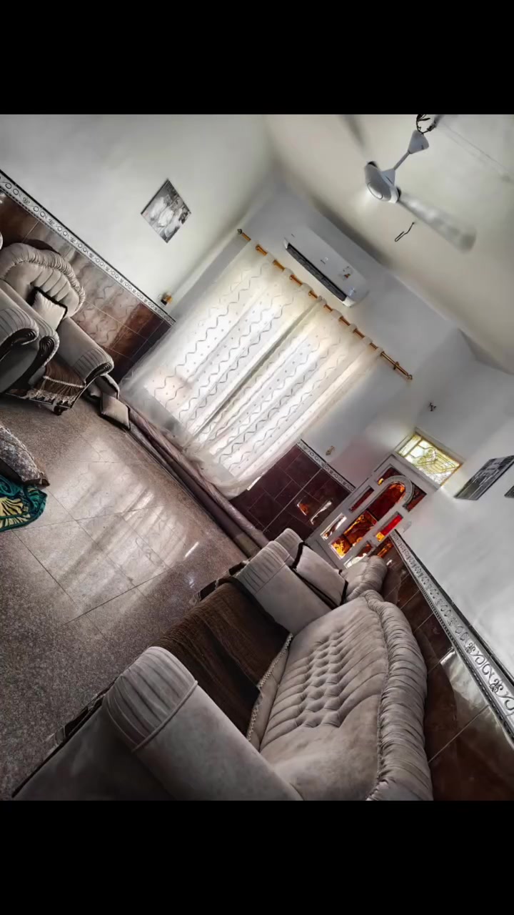 بيت للبيع
📍 العنوان: مغربة، قرب سوق مغربة كلش 
📐 المساحة: 160 متر.
🏠 تفاصيل البيت:
غرفة وصالة ممتدة على طول البيت.
استقبال.
مطبخ.
طرمة.
صحيات خارجية.
حمام داخلي.
📞 للراغبين بالشراء، يرجى التواصل للاستفسار عن السعر والتفاصيل. ***********
