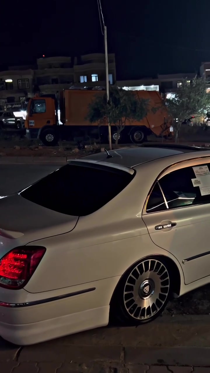 ماجيستا ٢٠٠٥ • اوتوماتيك • جلد