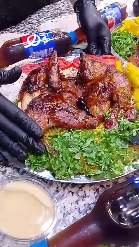 عرووض جديدة ونار من موقعنا مطعم ايستي القمة دورى زنجلي الاستفسار على الارقام التالية ***********. ***********

