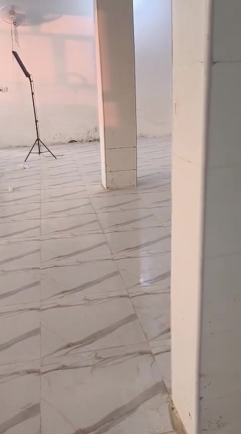 شقه للايجار وره الملعب القديم لاستفسار عله الرقم ***********
