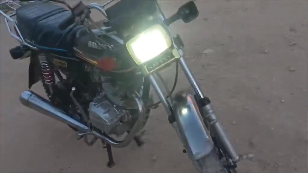 سيفان موديل ٢١ ماطور كير محرك نظافة خير من الله جاهز وكامل ربع ماتحط عليه سعره ٤٢٥
مكان بروانة ***********
