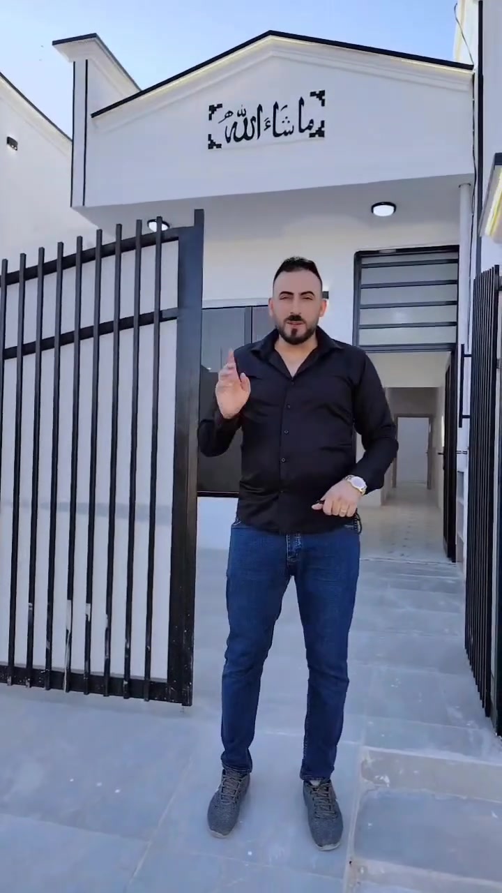 للبيع بيت جديد 100متر سعر 37حي بدر فرع صيدلية الغدير قرب المستوصف يتكون غرفتين نوم ومطبخ وحمام وتواليت غربي ومنور وستقبال وتواليت شرقي وحوش  ***********
***********
