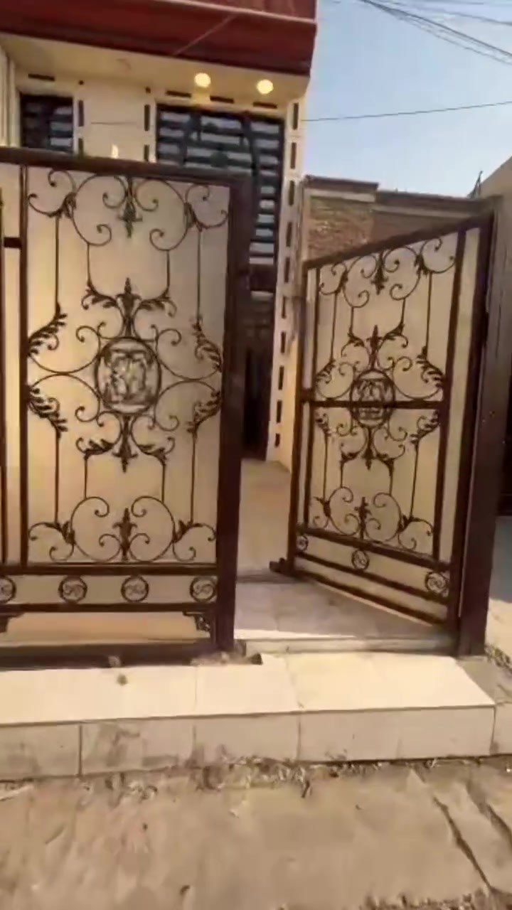مشتمل للبيع المساحه 100 متر  واجهه5 نزال 20 سعر مناسب موقع بغداد دوره ابو دشير شارع ضغط خلف  مستوصف المصطفى رقم الهاتف ***********
