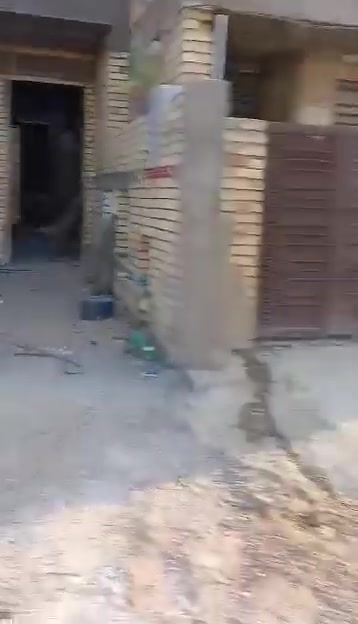 سلام عليكم بيت للبيع مساحتها 180 شرط البيت درجة اول كامل كهرباء بروي ماي رفت صب ماله كله بم  *********** مؤجود سراميك الحمامات جص جاهز موجود بل بيت  منطقة الكرغوليه
