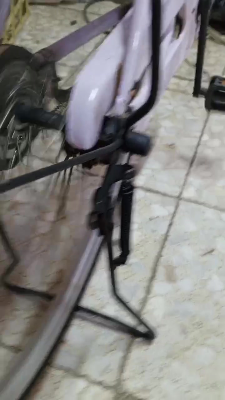 السلام عليكم بيع بايسكل بناتي بطه موديل 2020 نضيف حجم26 بايسكل مال حاويه لون مميز وردي فاتح البايسكل كله مختم من الستيرن للبايدر اوياله اصليه ياباتي بس بي شوي خدوش  سعره بـ 140 مكاني بغداد الشعله اي استفسار خاص
