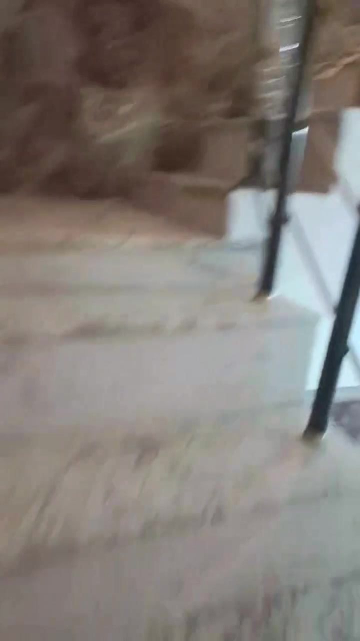 سلام عليكم العنده نقل اثاث بيت يراسلنه واحنه بل خدمه في النجف الاشرف
