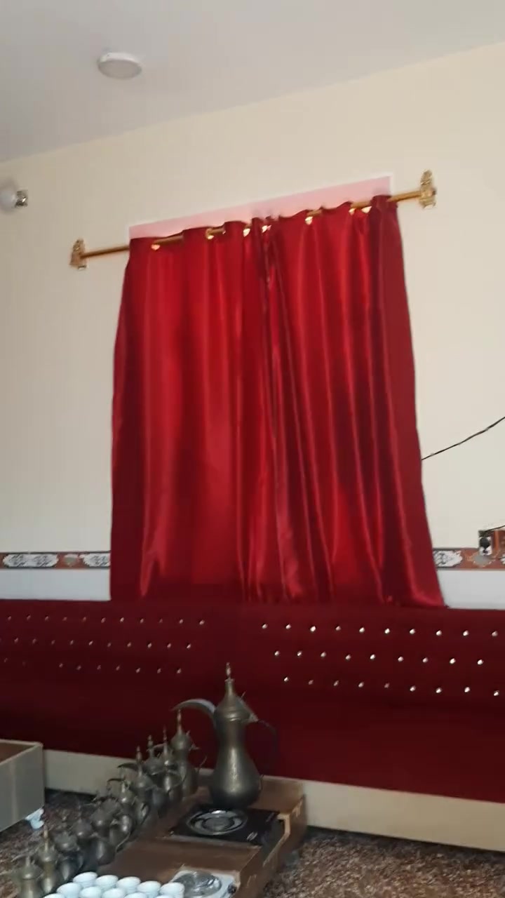 بيت طابقين كله جاهز ومرتب بي ديوان ١٢ متر وبي اربع غرف نوم 💤 بداية حي الجامعه ع.شارع الرئيسي الرقم ***********
