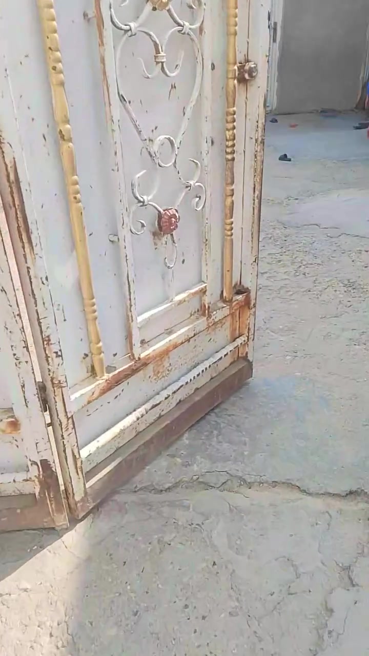 يا الله اخوان بيت بحي السلام قريه عباده خدمات كامله السعر٥٠ وبيه مجال مساحه البيت ١٩٠متر للاتصال عله الرقم‏‪***********‬‏
