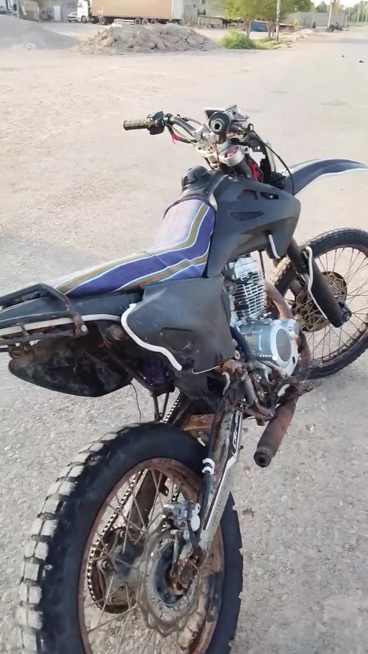 السلام عليكم دراجه قفاز البيع محور ستوته موديل 2024 crx السعر 650 وبي ***********البيع
