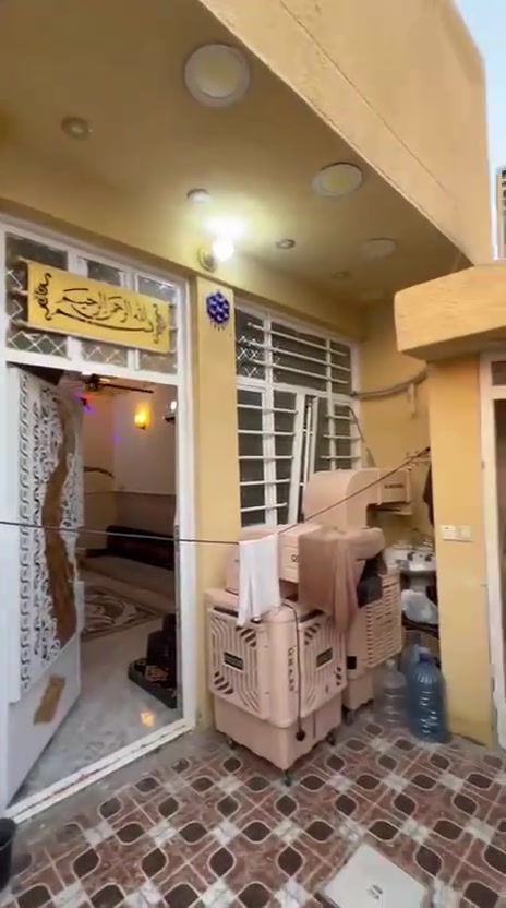 السلام عليكم مشتمل منطقه الضباط قرب شارع ابو شيرين  100 م طابق ونص فوك سويت جديد عالي عن الشارع كامل مابي اي نقص الاستفسار وتساب ***********
