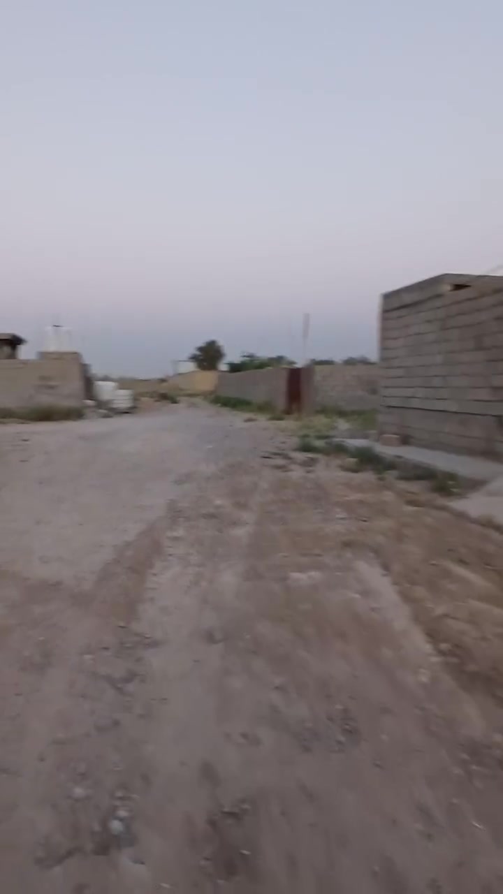 سلام عليكم
 قطعه ارض للبيع
المساحه (300)م
طابو سند 25 
موجود سحب وكهرباء بيهه
العنوان الكرغوليه علا السده قرب مجمع سرايه السلام
للستفسار اكثر ***********
