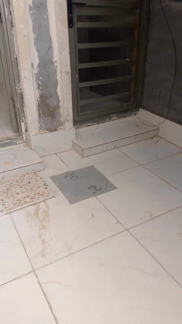 بيت للايجار مساحه 100متر طابق واحد جديد بناء 2026 كامل مكمل تانكي وماطور وسخان وخط مولد ووطني ايجاره ب400 رقمي ***********
