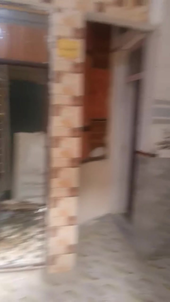 شقة أرضية زغيره للايجار بزراعي بين الصحه والستين ايجارها 250 للاتصال واتساب فقط  7867347595
