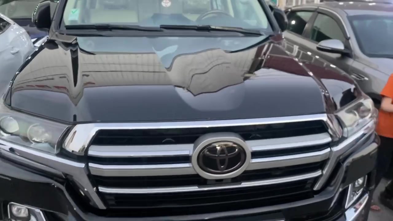 GXR   V6
موديل 2017 شركة ساس بدون صبغ فول مواصفات ماشي 85000  موبايل ***********
