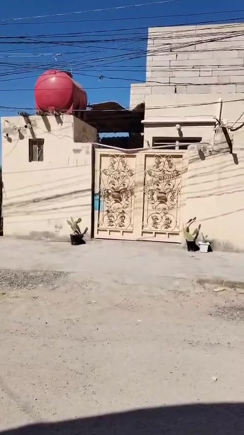 ‏دار للبيع 130 متر بناء جديد غرفه صاله ومطبخ واستقبال النجف الاشرف حي الرحمه شارع 20 اي استفسار مراجعه مكتب سور النجف
السعر 35 بي مجال 
 *********** واتساب
*********** تصال‏ الجزء ‏1‏

