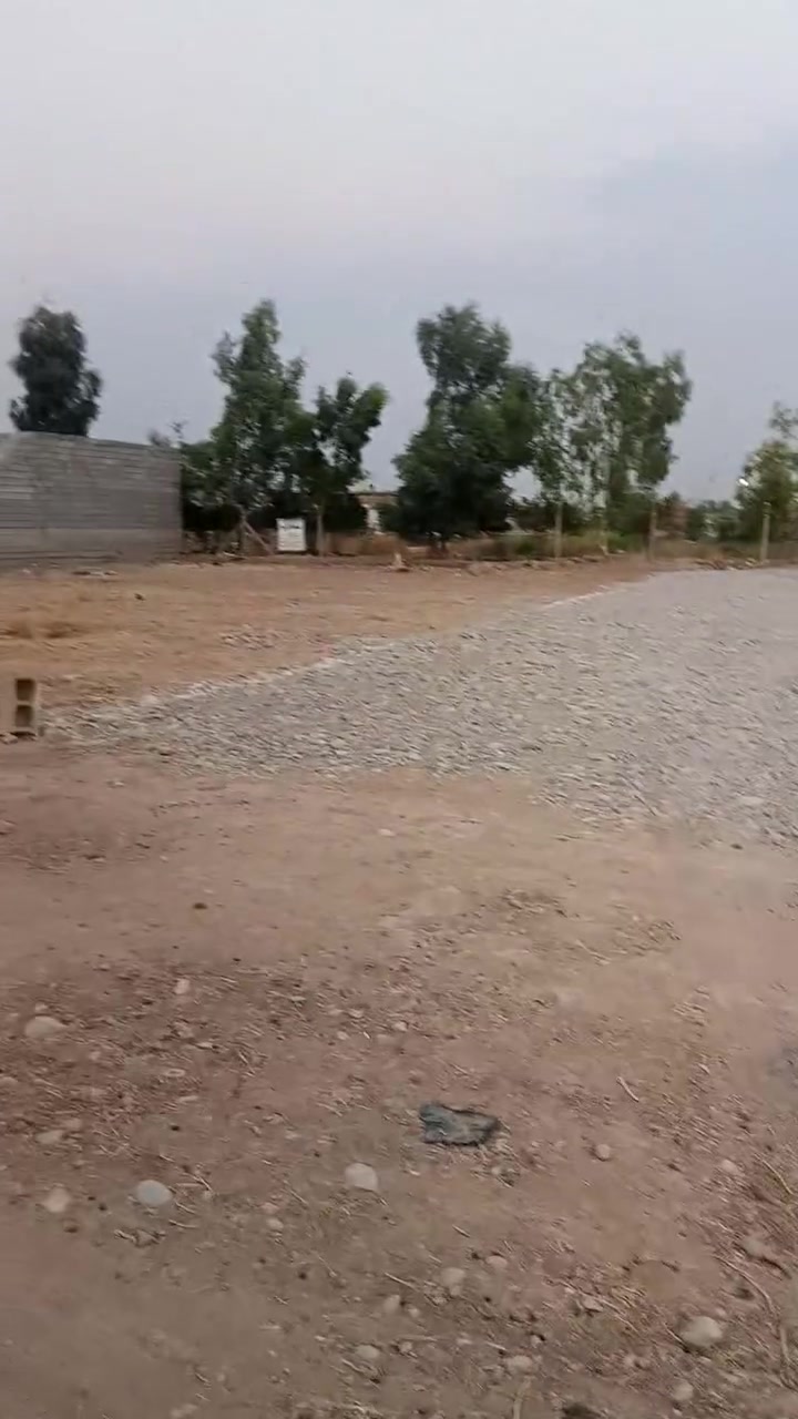 قطعه ارض للبيع 
مساحه 250متر 
عنوان حي بدر شارع مزارع 
خدمات كهرباء موجود 
سعر 15مليون بي مجال 
تفاصيل ***********
