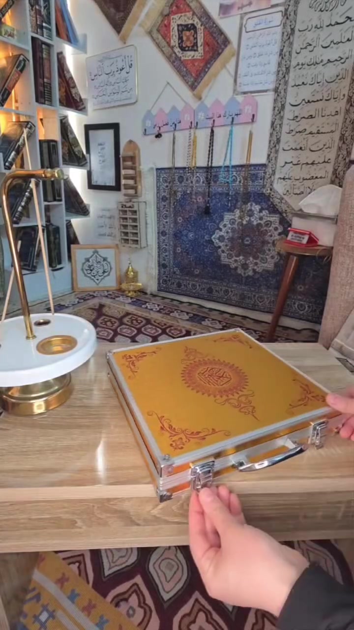 ملاحظة ربحي 1000 سعره 49 بالجملة وتوصيل 5 تالاف 

✨ بوكس المصحف الشريف الفاخر مع قلم القرآن الناطق ✨
﴿وَقُل رَّبِّ زِدْنِي عِلْمًا﴾ 🤍
اشترِه اليوم، واجعل القرآن قريبًا من طفلك منذ الصغر ❤️ حتى يتعلق قلبه بكلام الله، ويتعلم القراءة والتلاوة بطريقة سهلة وممتعة. كما أنه مناسب للكبار وكبار السن.
🎁 مصحف فاخر + قلم قرآن ناطق متعدد اللغات
🔊 تلاوات واضحة لعدة قرّاء وترجمات متعددة
🎙️ تسجيل ومقارنة الصوت لتحسين القراءة
🎧 سماعة وملحقات وكتب إسلامية إضافية
🛡️ بوكس ألمنيوم فاخر + ضمان على المنتج
💰 السعر: 55 فقط مقابل هذه المواصفات والمحتويات.
والله، ليست خسارة؛ فهذا كلام الله، وفيه فائدة وتعليم للأطفال والكبار. 🤍
📩 للطلب والاستفسار: خاص أو واتساب
📞 ***********
🚚 توصيل إلى كافة أنحاء العراق
❤️ أهلاً وسهلاً بالجميع
#المصحف_الناطق #تعليم_القرآن #القرآن_الكريم #هدايا_إسلامية #العراق #توصيل_لكافة_العراق
