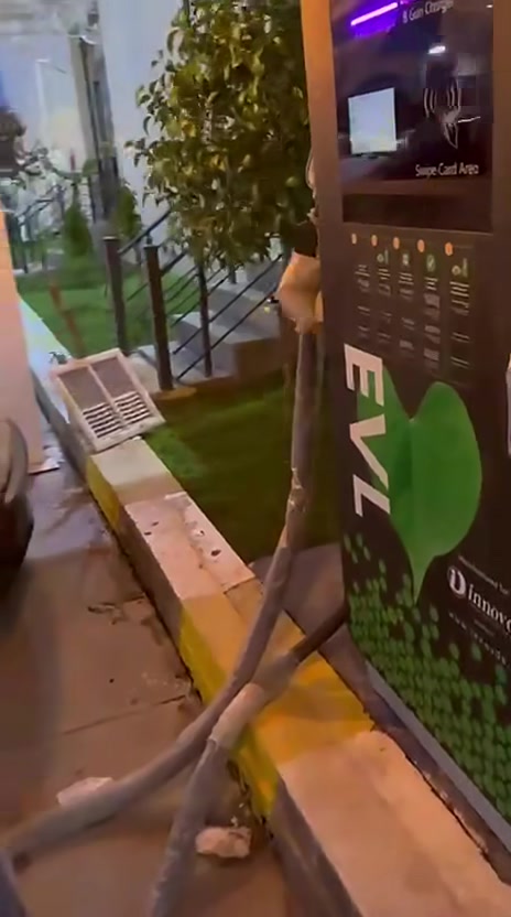 تعلن شركة Big data عرض لمدة أسبوع فقط على الشواحن الكهربائية للسيارات ذات 160KW اسرع شاحن في العراق 
للاستفسار *********** 
او زيارة موقع الشركة كركوك شارع المطار
