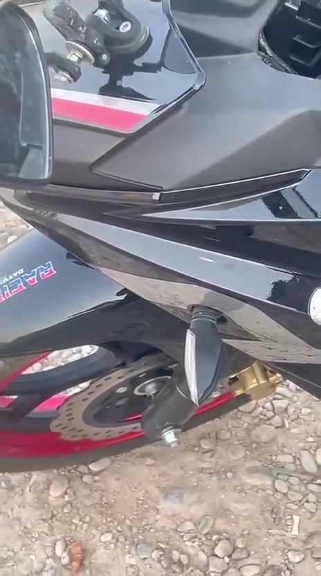 السلام عليكم
دايون بطح R200 للبيع دراجه كفاله عامه من البرغي للبرغي فقط امبدل اشاره بيه سعر خاص دراجه فقط مكاتبه ***********
