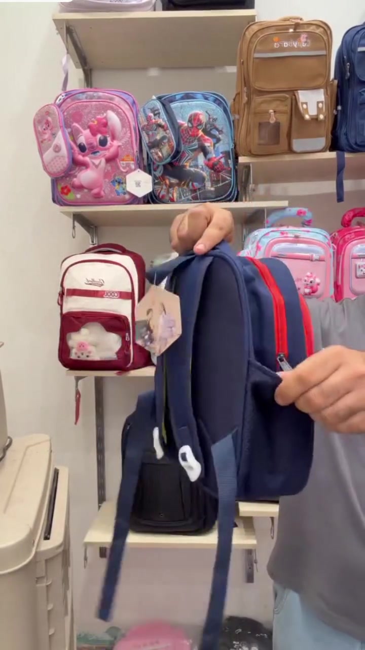 تجنطة روضه هذا الموديل يجي لونين جنطه حلوه ومرتبه بيه خانتين ولادي فقط واكو موديلات بناي جنط روضه راسلونا ندزلكم باقي الموديلات واذا تحبون ادخلو للصفحه كلشي منشور بيه  العنوان المشتل شارع المطبك مقابل مجوهرات طيبه يتوفر خدمة توصيل ***********
