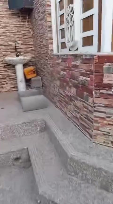 بيت للايجار  مكانه كلش حلو وبيت كلش نضيف العنوان ابي الخصيب قرب
جسر حمدان اجاره 550 
للاستفسار ***********
