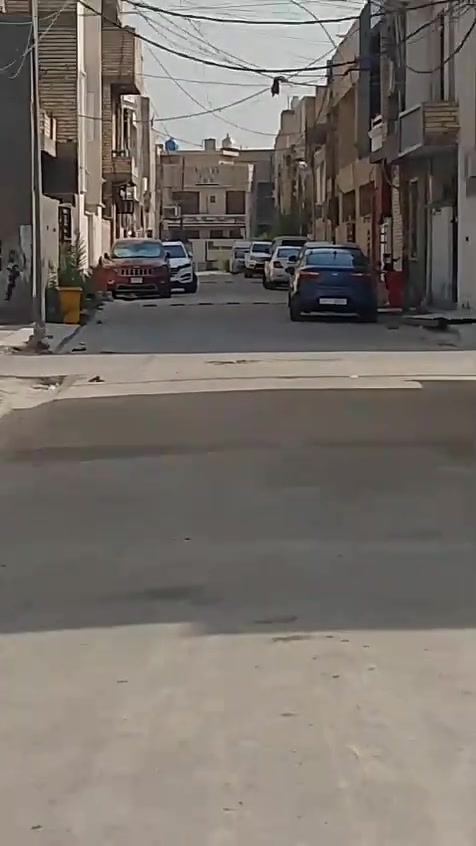 سلام عليكم بيت مساحه ٥٠ متر قريب عل شارع ٦٠ الهياكل طابقين الأول كامل وثاني غرفه كامله وثانيه هيكل وطابوك  الي يمه اله ***********
