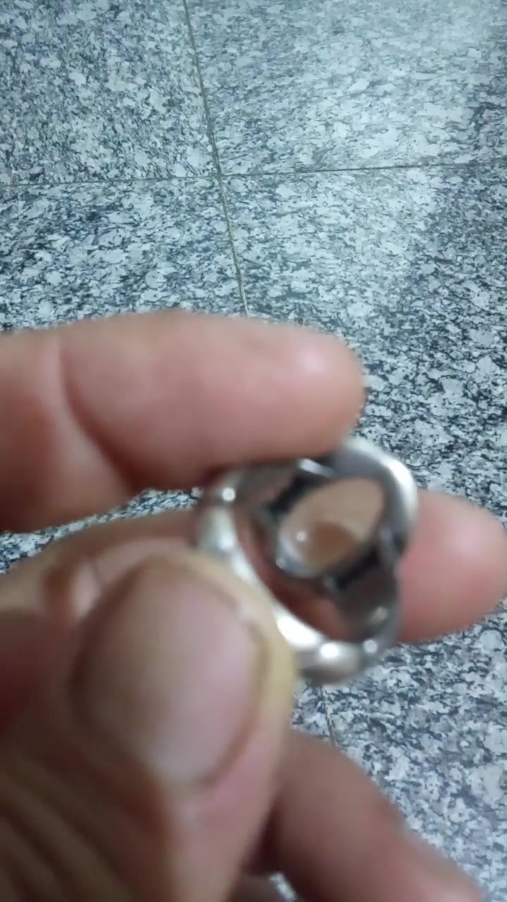 السلام عليكم،،للبيع شلع،،***********,,بغداد حي الجهاد
