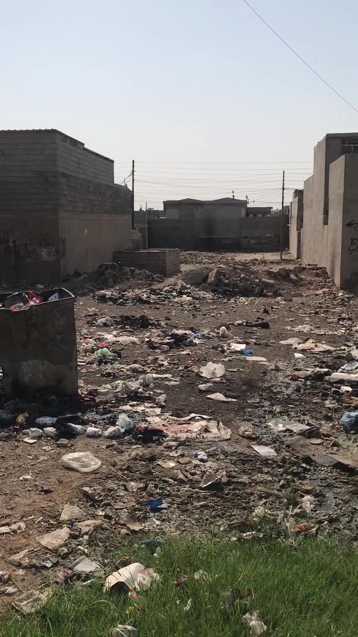 السلام عليكم
⭕️ارض للبيع مساحة 220 متر سند ملك 
🛑الواجهة 11متر والطول 20 
🛑الموقع حي الانتصار قرب معمل الغاز وشارع 100 
⭕️اتجاه شروق خدمات كاملة بس تبليط 
💶السعر 59 بي مجال بسيط 
مكتب غالب للعقار مقابل مدرسة المكارم 
للتواصل ***********
